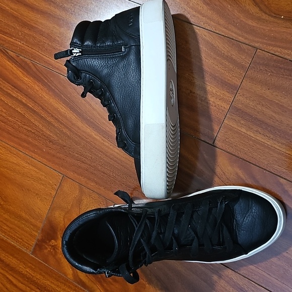 UGG Olli High Top Sneakers Women’s Size 8.5 Black Leather Casual Street Style - Picture 11 of 16